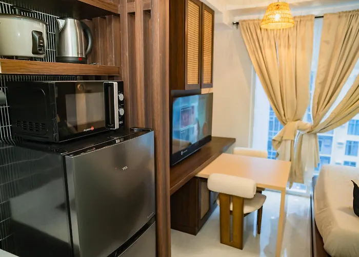 Oak Nook I 2 Pax I Pool, Smart Tv, Artistic Aparthotel Cebu